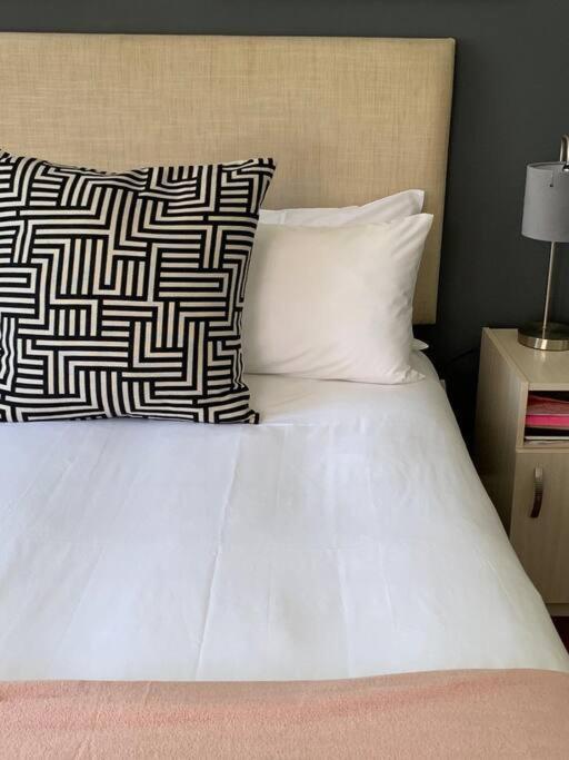 1-Bedroom Sea Point Gem - Perfect Location! Le Cap Extérieur photo